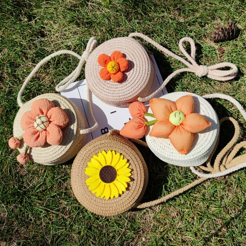 Cross-Border Straw Weaving Bags, Summer Hand-Woven Straw Weaving Small Bags Wholesale, Bare Bags, Children's Mini Cute Flower Children's Straw Bags, Crossbody Bags, Hand-Woven Straw Weaving Bags Application Scenario