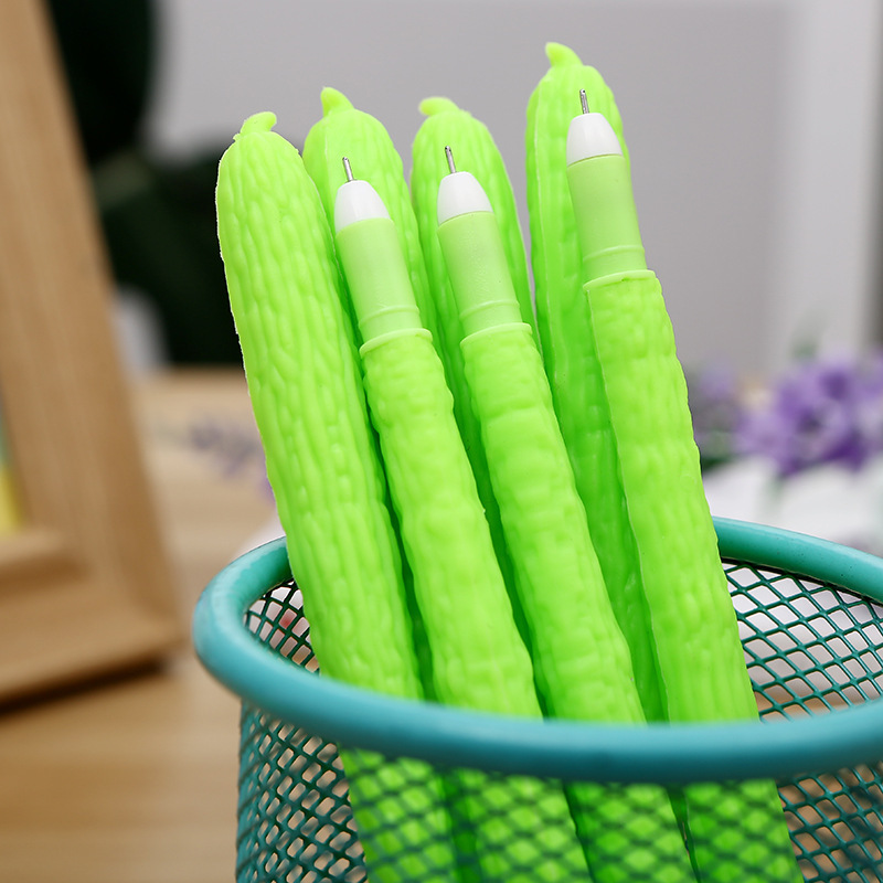 Creative and spoof vegetable pens, bitter gourd gel pens, student stationery, 0.5mm stationery, office black signature pens Application Scenario