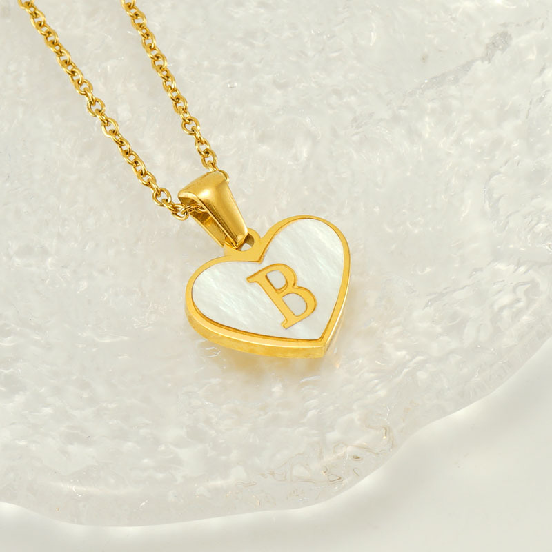 Cross-border bestseller: 26-letter heart-shaped shell necklace, a versatile stainless steel letter pendant for women with a European and American style Application Scenario