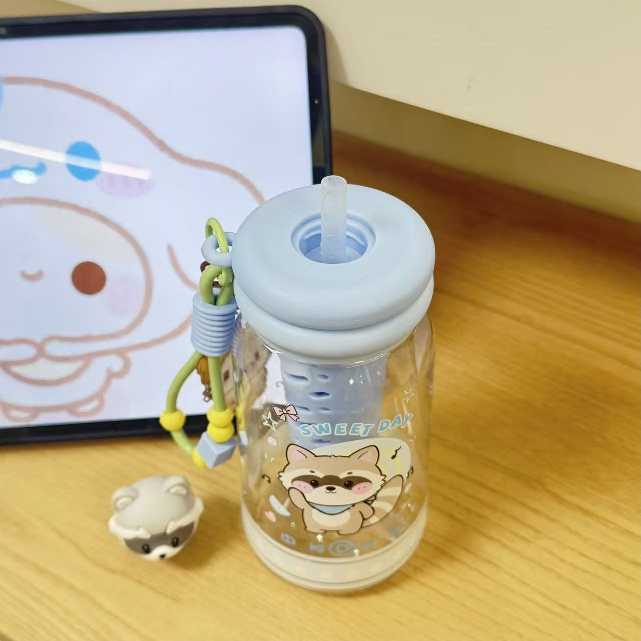Summer water cups for students, high appearance level for boys and girls, cute straw cups, large capacity and portable tritan plastic cups Application Scenario