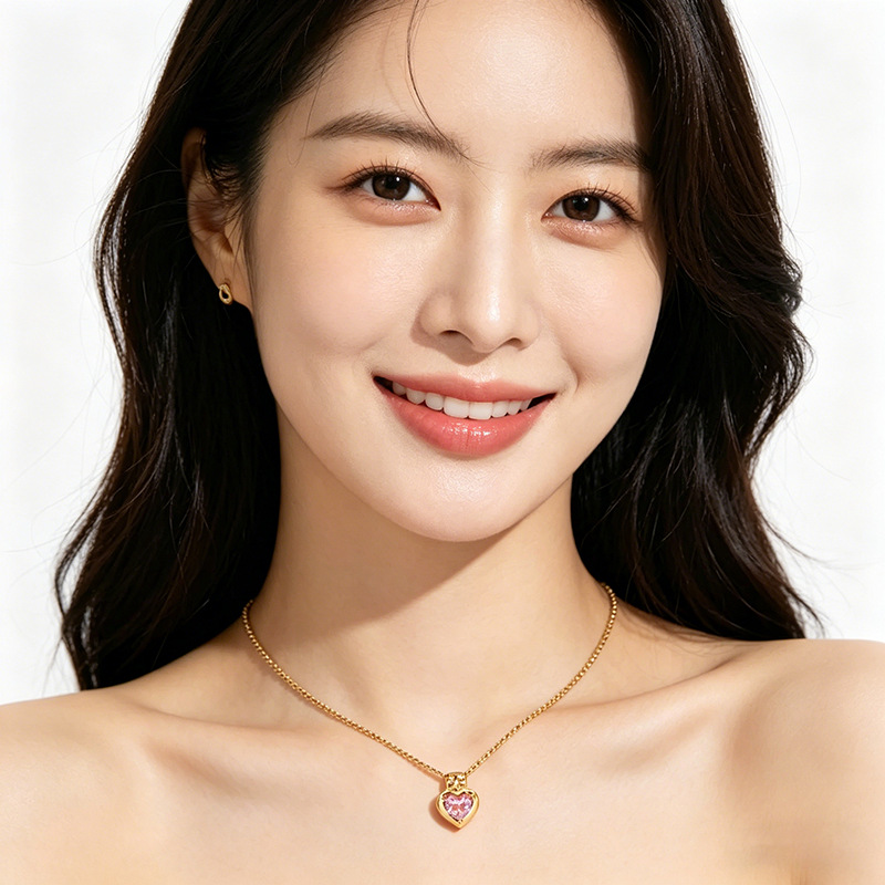 Pink heart-shaped zircon pendant necklace, a unique design for women, sweet and elegant, fair and high-end collarbone necklace details Picture