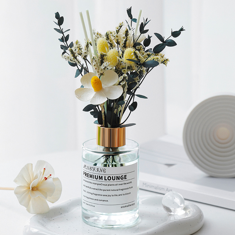 Flameless aromatherapy essential oil for home use, indoor preserved flowers, dried flower ornaments, hotel home, bedroom fragrance, air freshener Application Scenario