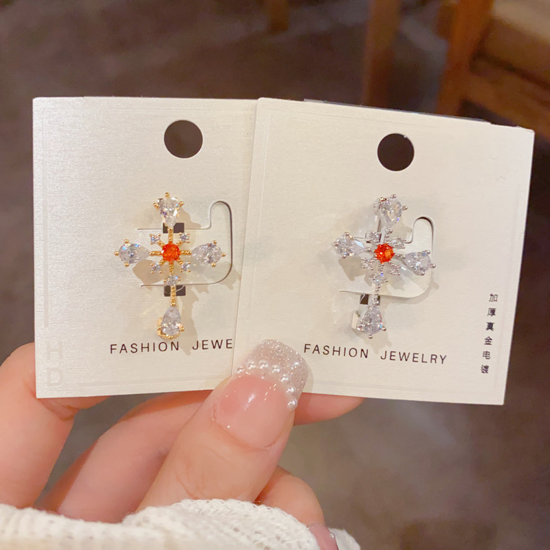 French light luxury fashion, unique design sense, diamond-encrusted pearl fireworks brooch style, individual retro coat, corsage accessory