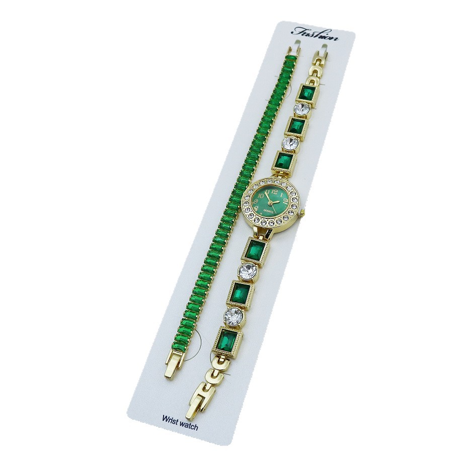 The new cross-border square sugar color diamond women's watch set is fashionable and elegant with a high level of appearance. It is a two-piece quartz bracelet wristwatch set Item Picture