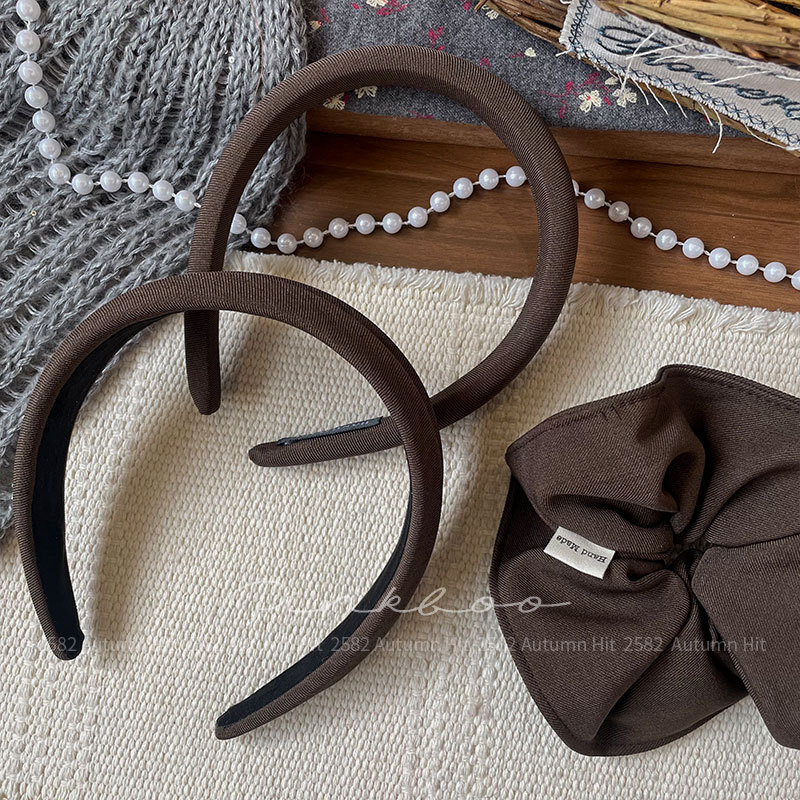 New Korean-style fabric checkered large colon hair band, girl's bun hairstyle, ponytail hair tie, versatile autumn hair band and hair accessory, retro checkered solid color hair accessory for autumn and winter, hair band, bow style, girl's daily fashionable headwear set details Picture