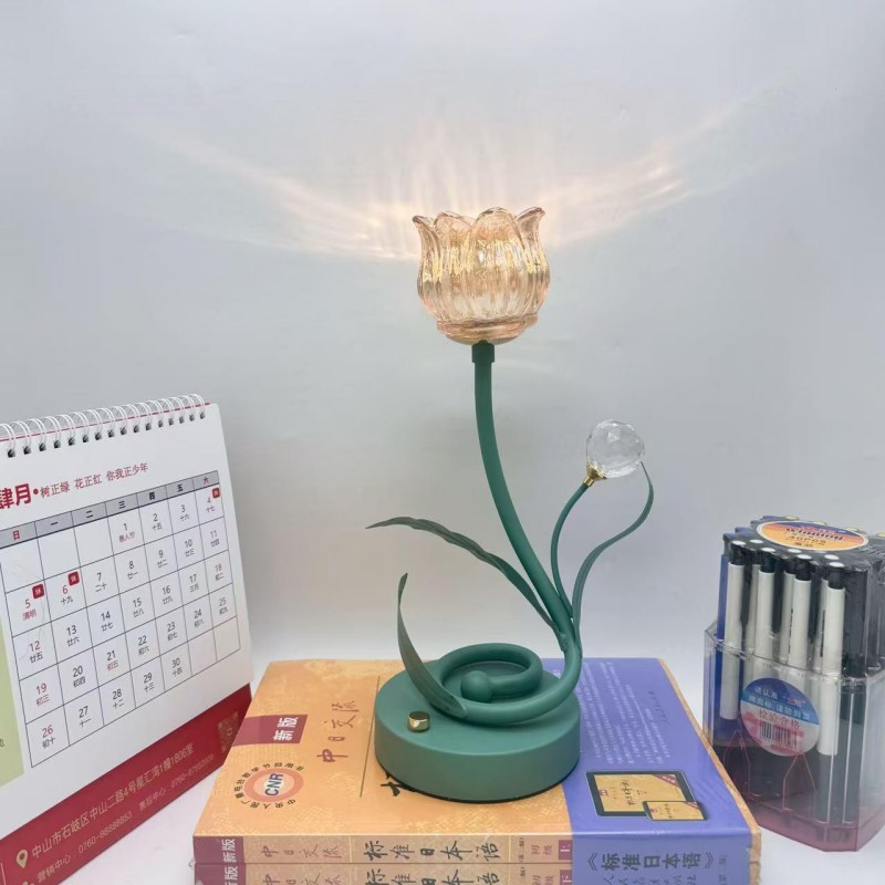 2026 New style country-style flower table lamp, French-style decorative bedroom bedside lamp, popular tulip ambient light beside the sofa details Picture