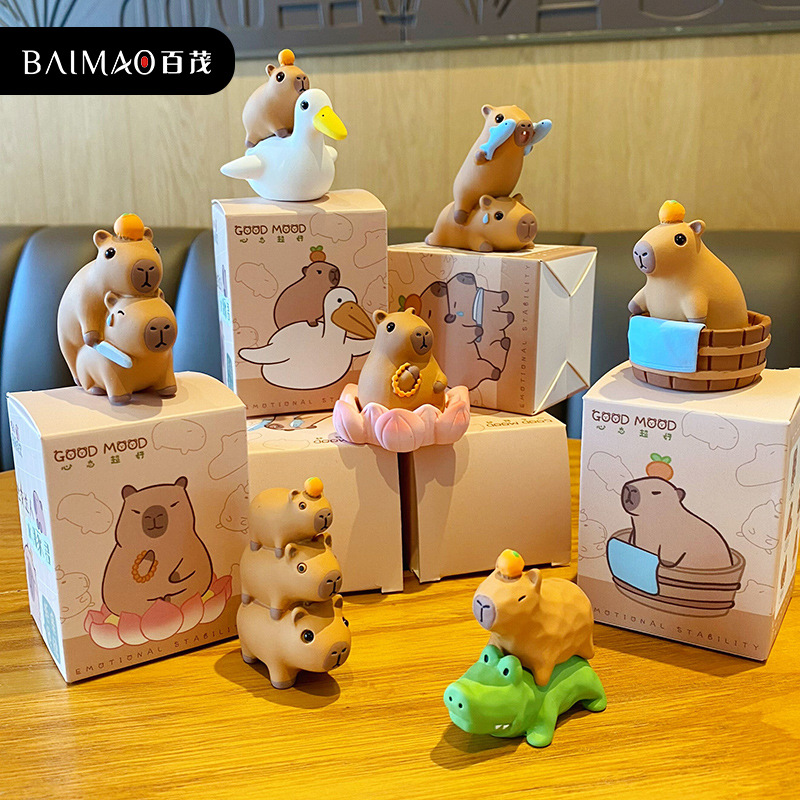 Original Capibara Capybara resin decorative items for women, creative and trendy car center console display furniture, and desktop decorations