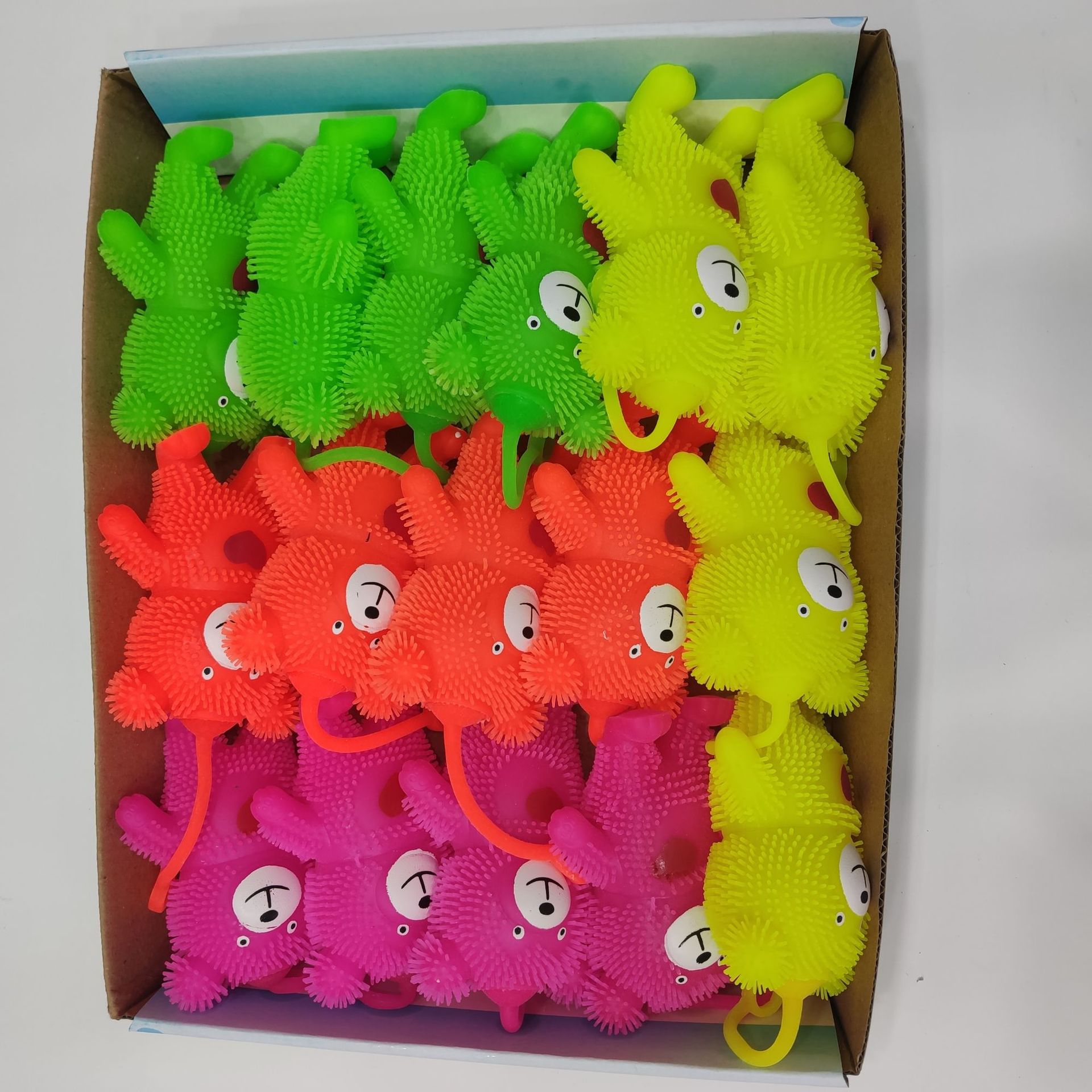 小熊毛毛球爱心熊毛毛球厂家直销儿童玩具货源批发新奇特玩具发光玩具潮玩