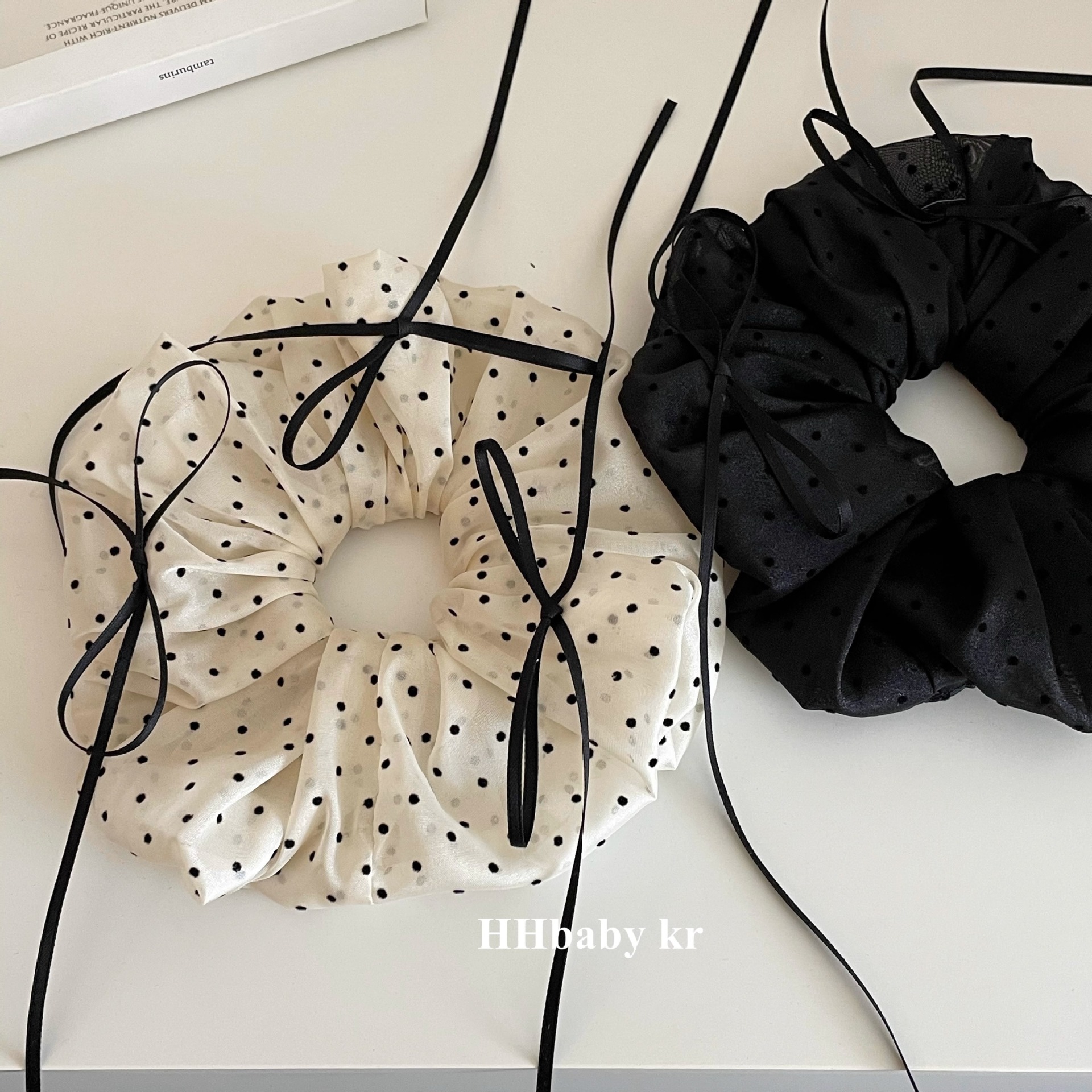 The 2025 new style of the trendy polka dot ribbon tulle large intestine hair band is a high-end and niche hair tie