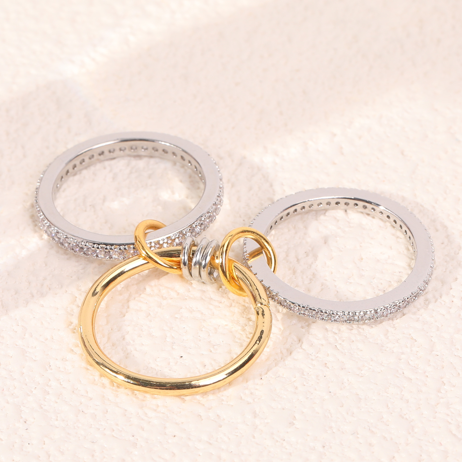 Wholesale of new cross-border color-blocking platinum ring interlocking three-in-one women's copper ring and gold and silver dual-color ring Specification image
