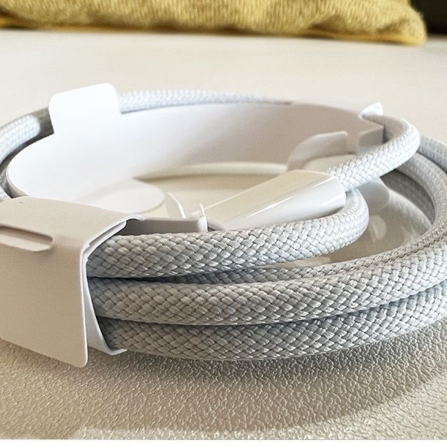Compatible with Apple iPhone15 data cable, braided mobile phone, ipad and laptop dual Type-C /pd fast charging cable Application Scenario