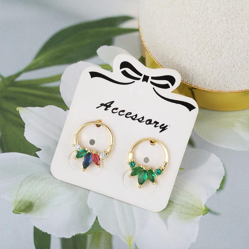 European and American fashionable and elegant earrings, women's copper plated with 18K gold and slightly inlaid zircon, elegant and versatile, luxurious and internet-famous earrings and stud earrings details Picture