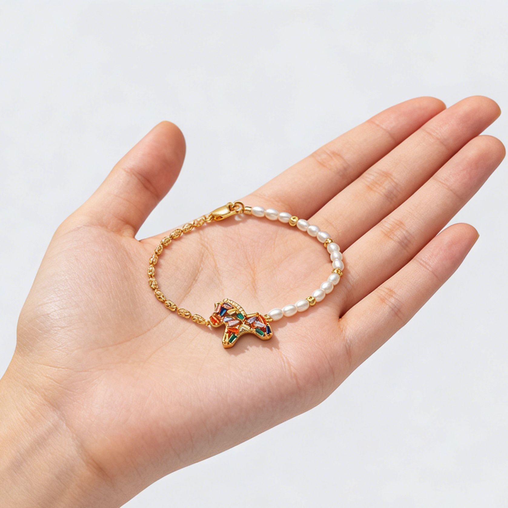 Hyacinth is about to have money. Light luxury, super dazzling colored zircon Pony 2026 pendant bracelet for women. Douyin bestseller pearl patchwork jewelry details Picture