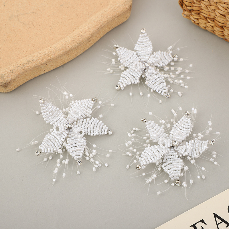 厂家直供饰品服饰配件DIY手工水钻花朵串珠发夹耳饰配饰胸针材料产品图