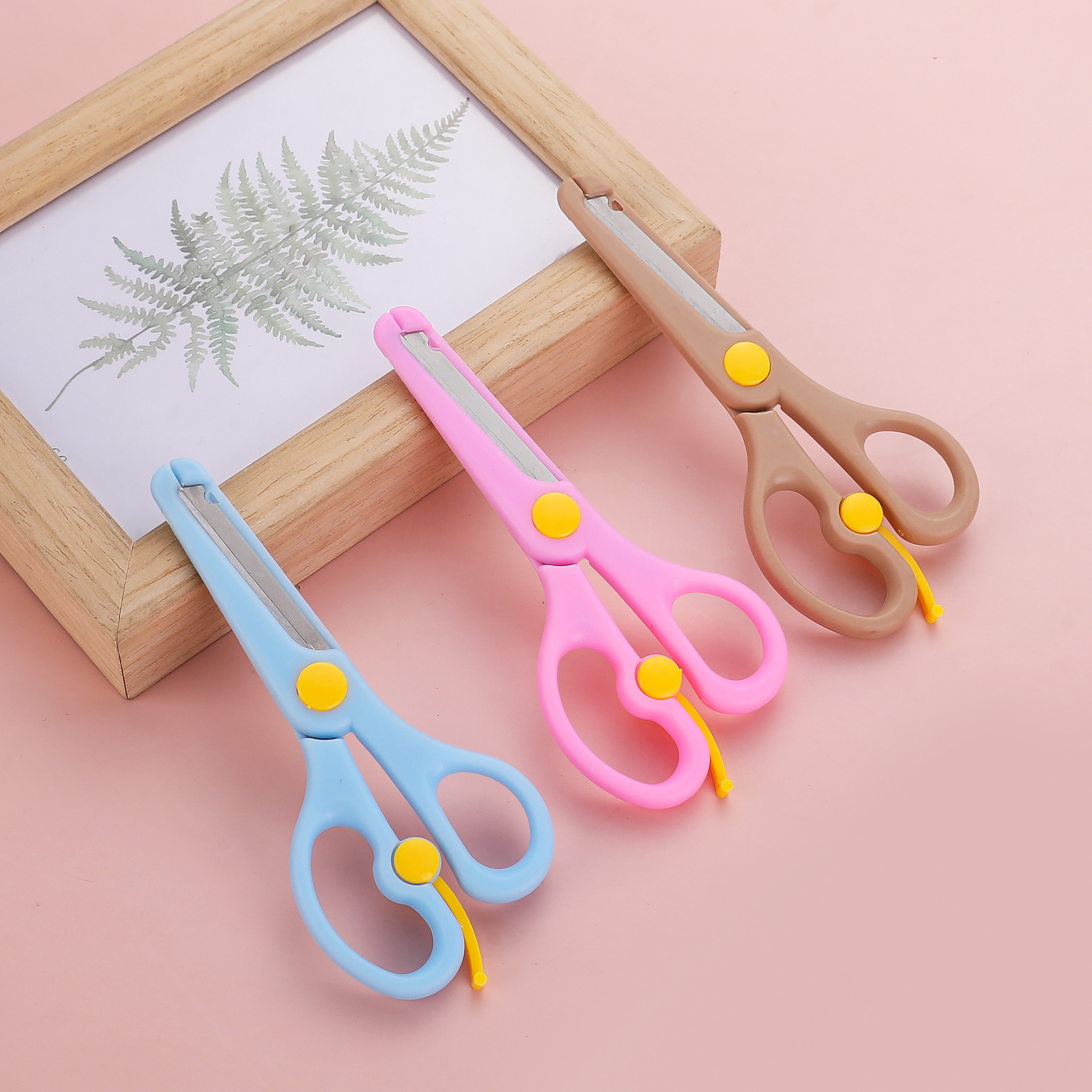 Donghe 2802 Student Scissors, Children's Primary School, Kindergarten Handicraft paper-cutting, Art Homework Scissors details Picture