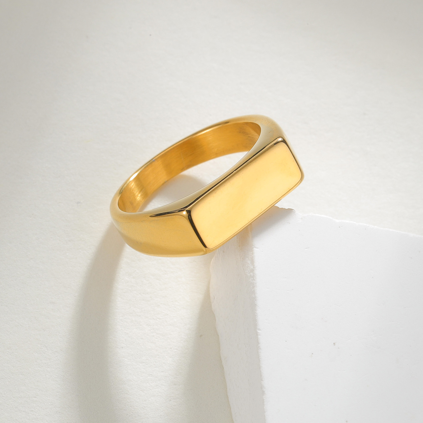 A 7mm titanium steel rectangular ring for European and American jewelry, a retro and trendy girl's unique cast stainless steel golden seal ring details Picture