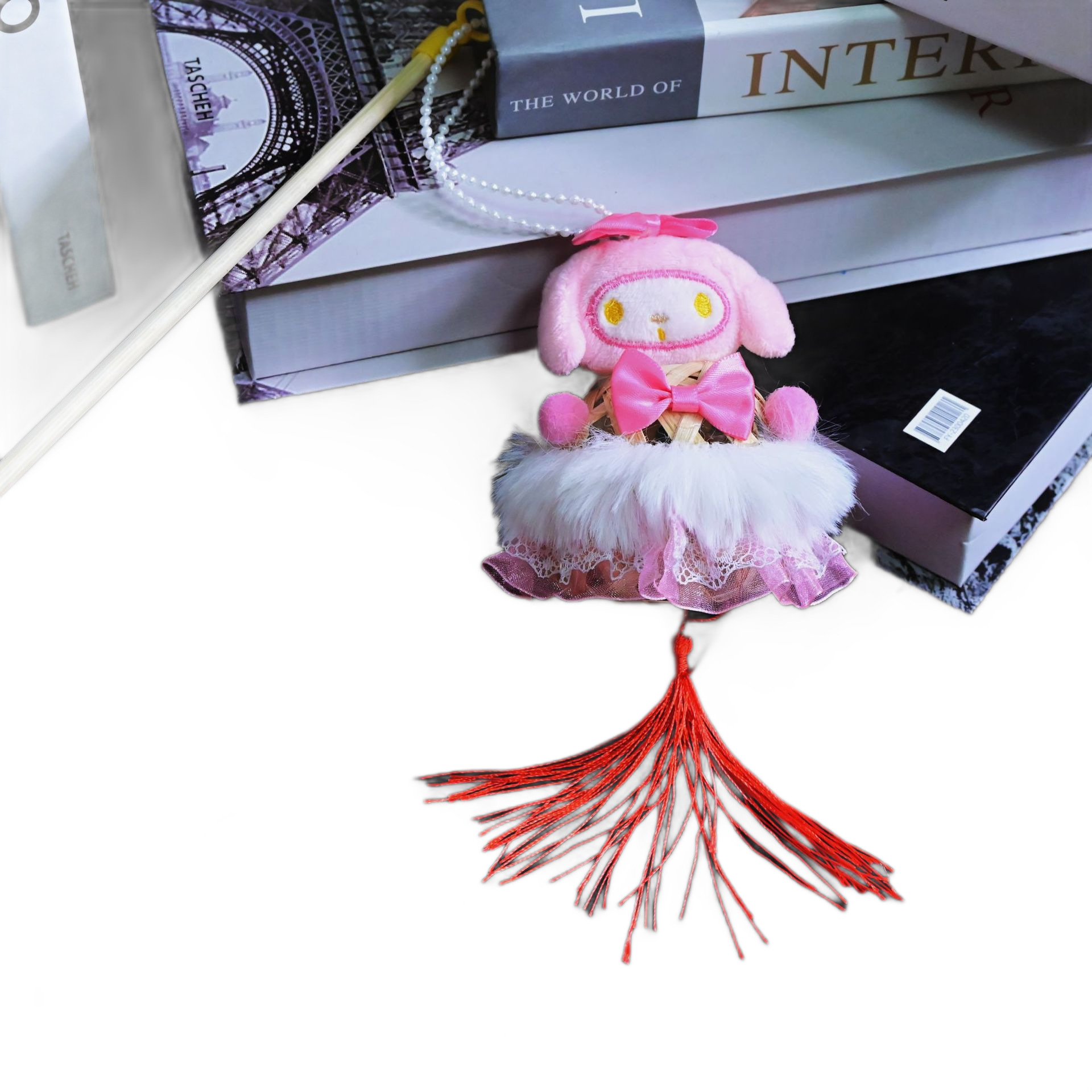 Bamboo-woven cartoon lanterns are bestsellers. New Chinese-style Mid-Autumn and New Year Festival, children's lanterns are set up at street stalls in scenic spots and night markets Item Picture