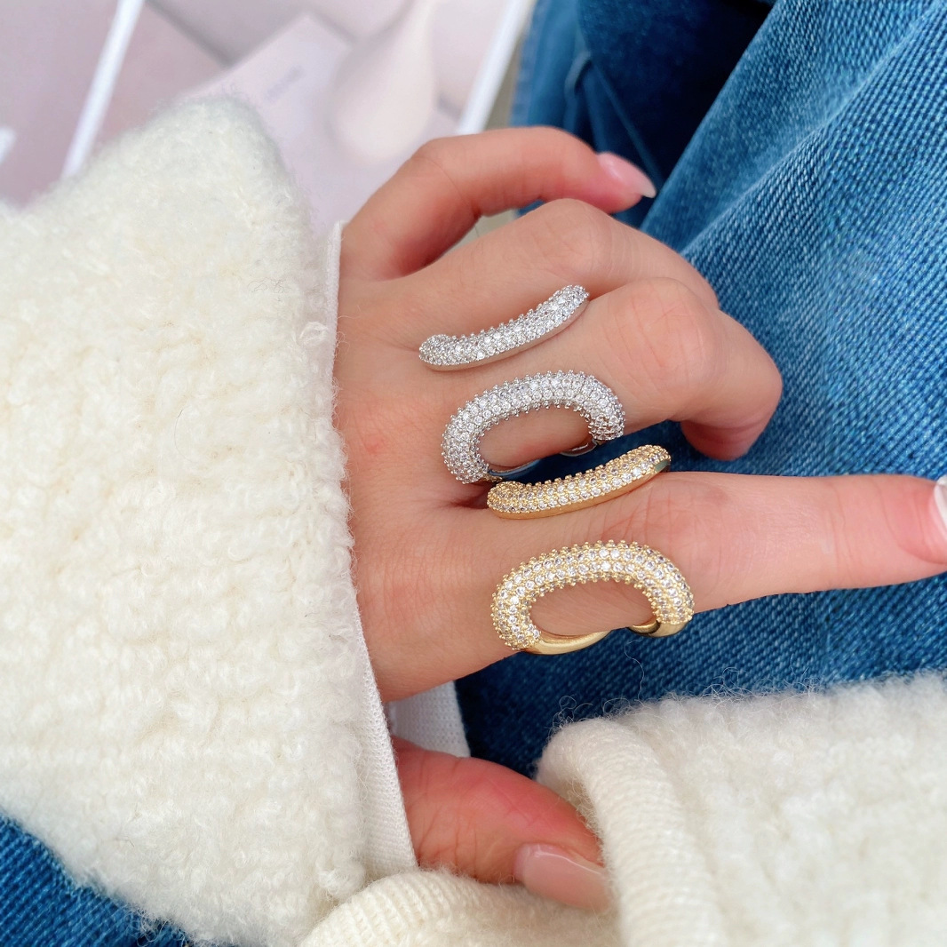 A new cross-border product featuring a high-end European and American style, a variety of copper-plated 18K gold and diamond-encrued zircon irregular-shaped adjustable ring