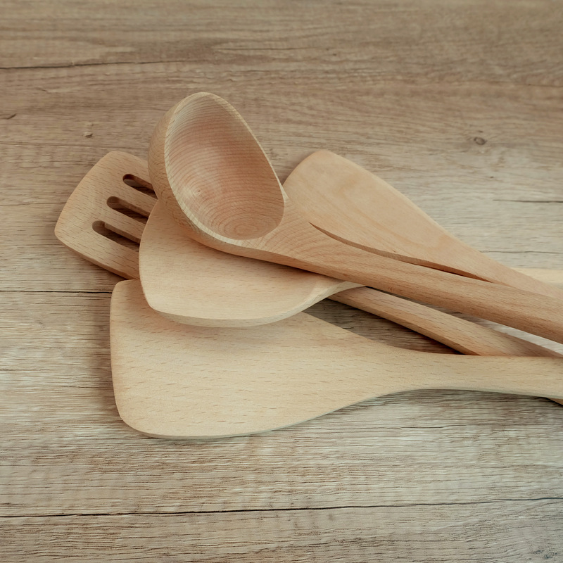 Factory direct supply of beech wood spatulas, spoons, wooden kitchenware, high-temperature resistant, anti-slip and anti-scald wooden spatulas, natural wood color kitchenware sets Application Scenario