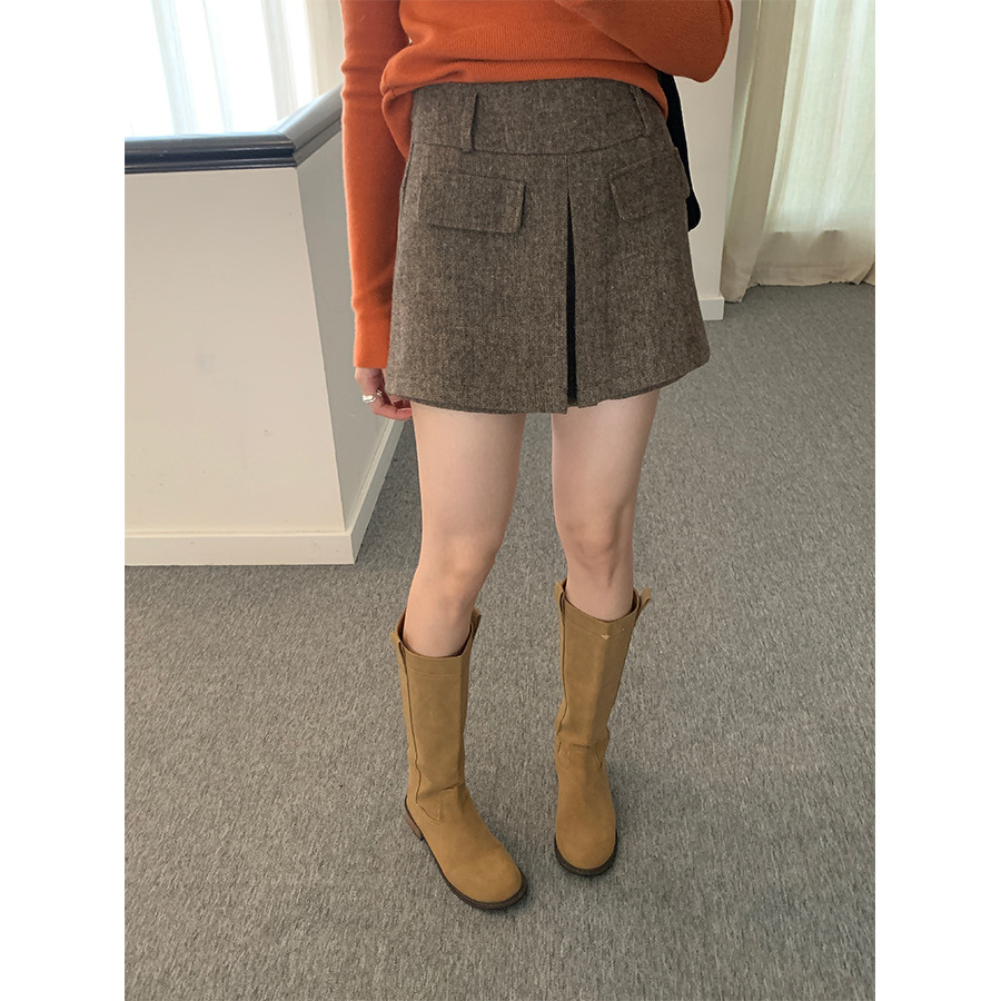 Huang Zheng's petite, high-quality, high-waisted skirt and pants for women in winter, Korean style, versatile and slimming, A-line body-hugging short skirt 541124