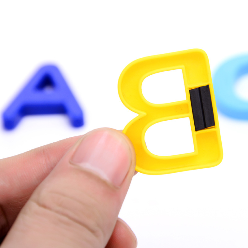 The manufacturer supplies letter magnetic stickers, children's fun early education magnetic letter stickers, capital plastic magnetic discounted goods wholesale Specification image