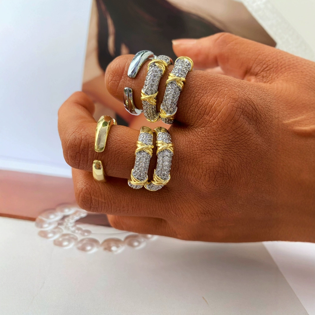 Wholesale of Korean ins Zircon bracelets with a niche creative and simple design sense, French light luxury and high-end jewelry details Picture