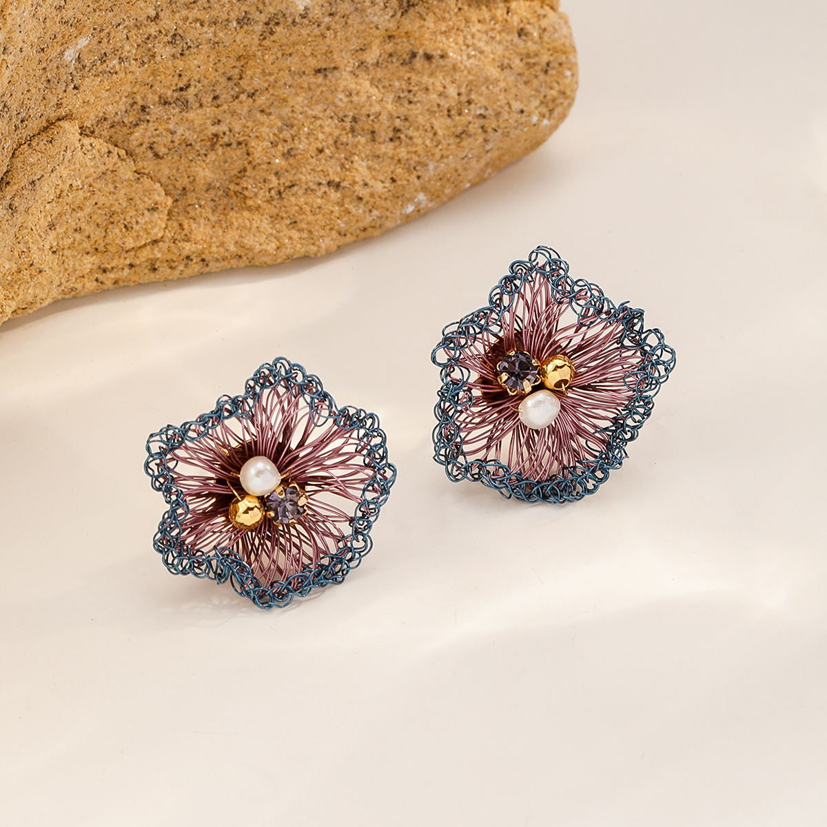 Nasha Cross-border exclusive flower earrings, hand-woven earrings, light luxury and high-end feel, non-fading, versatile stud earrings for women details Picture