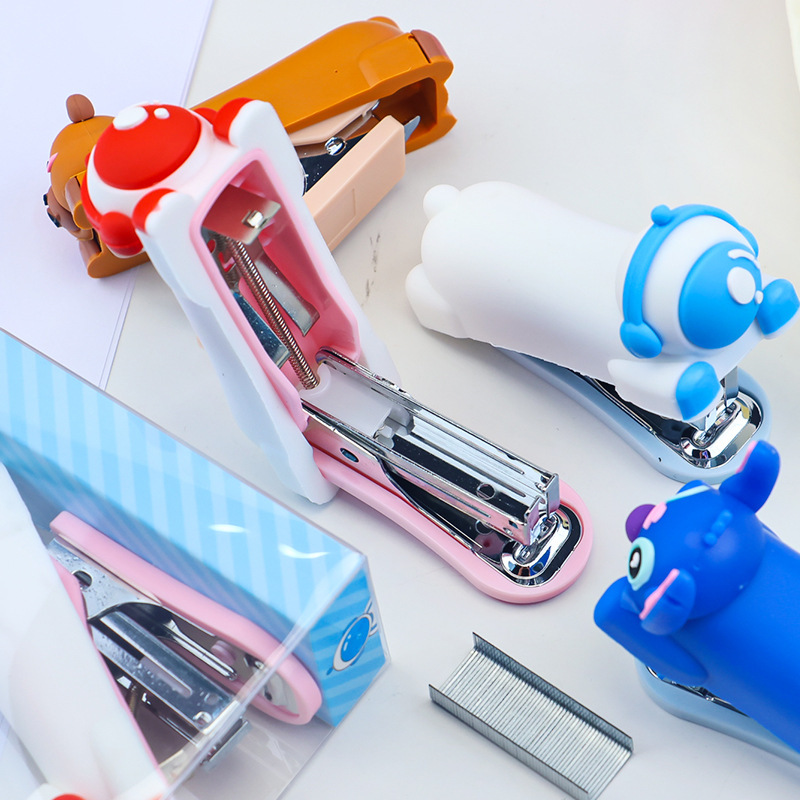 Creative cartoon astronaut shaped stapler, cute silicone creative stapler, student small size binding machine Application Scenario