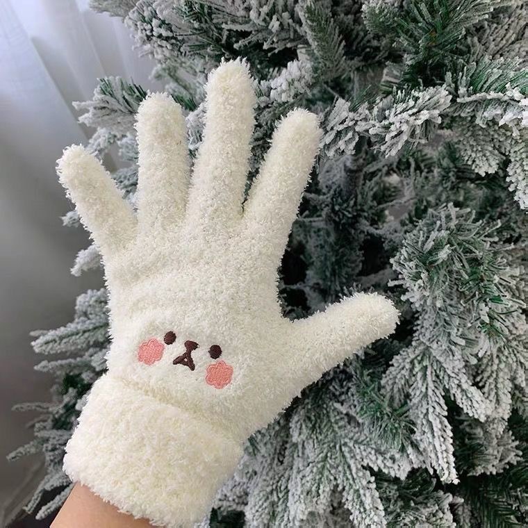 Wholesale solid-color plush gloves with thickened fleece, outdoor couple knitted, children's warm, students, five-fingered, men and women Application Scenario