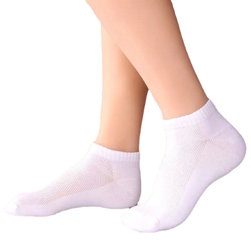 ويتم بيع الجوارب غير المرئية في الصيف بالجملة من جانب مصنعي الجوارب الأرخص سعراً Item Picture