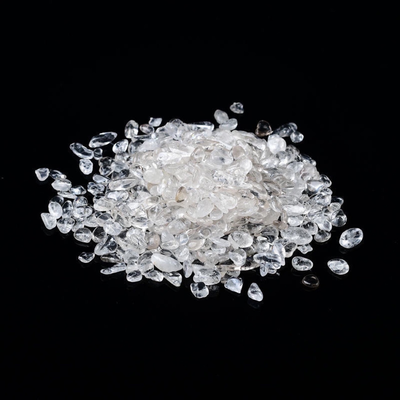 Wholesale natural crystal crushed stones, white crystal demagnetized stones, raw stone particles, energy stones, purification, Buddha offering and landscape crystal clusters Specification image