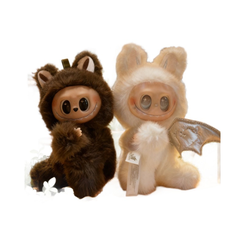 哭哭马/毛绒玩具/马年/灯笼/马年吉祥物白底实物图