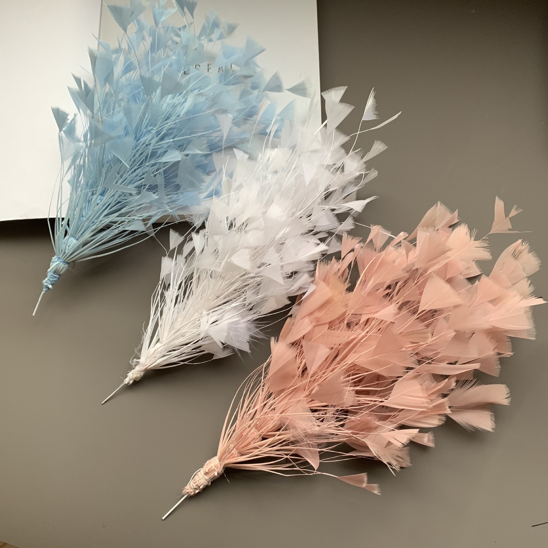 Factory Direct Sales Of Triangular Feather Flowers, Wire Flowers, Stage Performances, Home Decoration Handicrafts, Photography And Photography Props