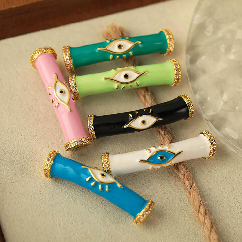 A new 18k gold-plated oil-dripping jewelry accessory DIY necklace with a European and American style for women. Wholesale of pendants