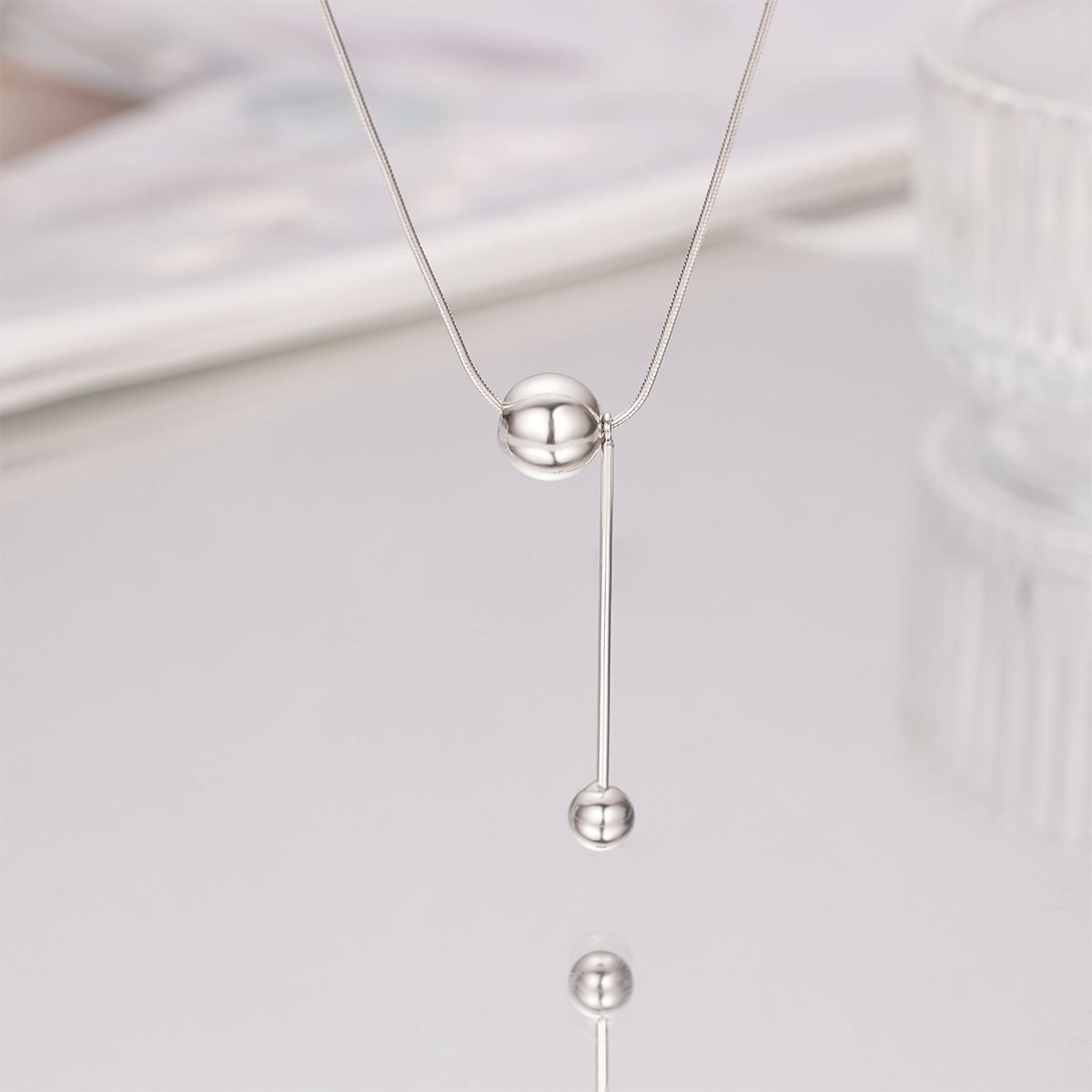 925 sterling silver round ball necklace, a niche design, light luxury and cold style, ins women's summer collarbone chain, a high-end and simple accessory full figure