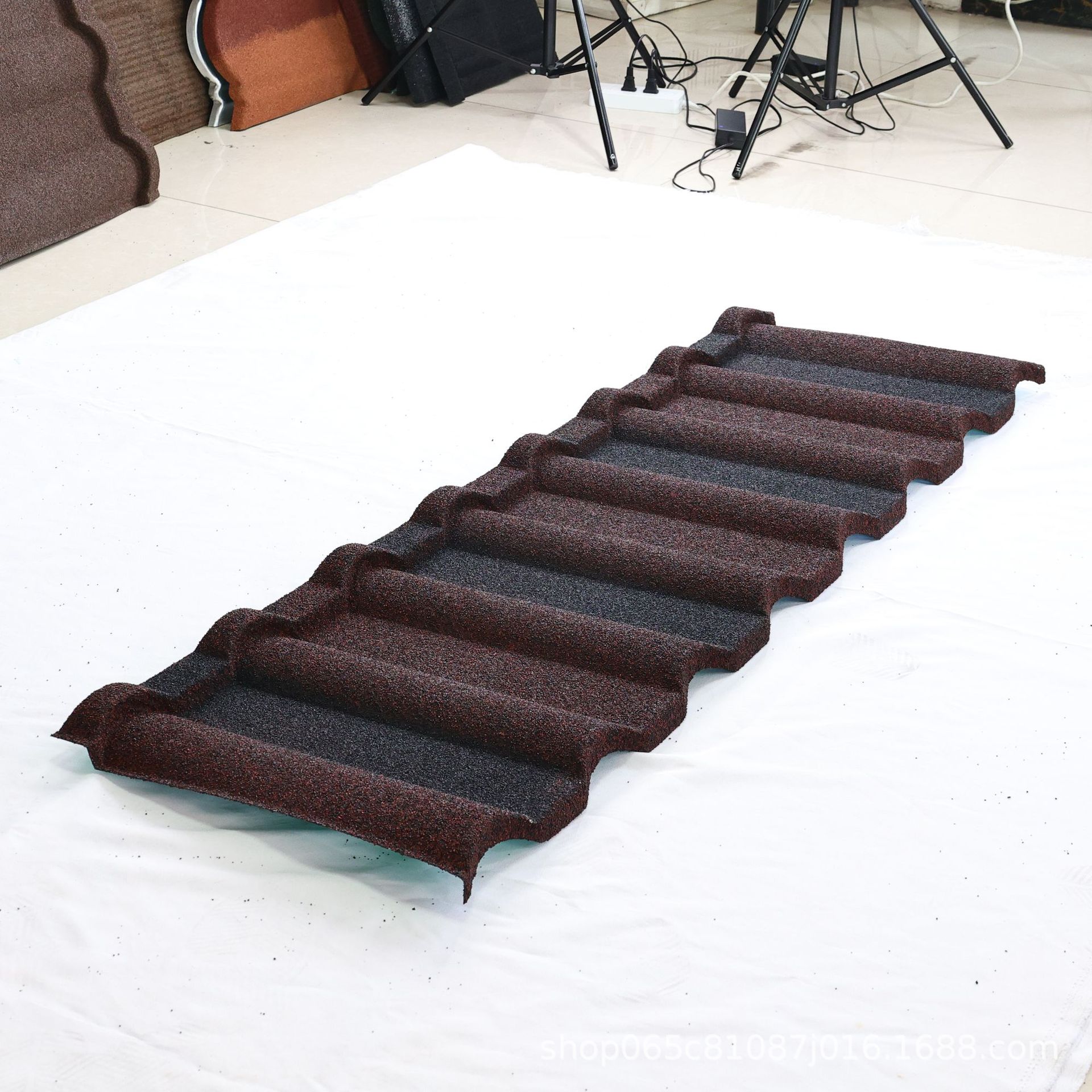 彩石金属瓦片米兰瓦仿古瓦装饰瓦隔热别墅瓦屋面瓦屋檐彩石瓦产品图