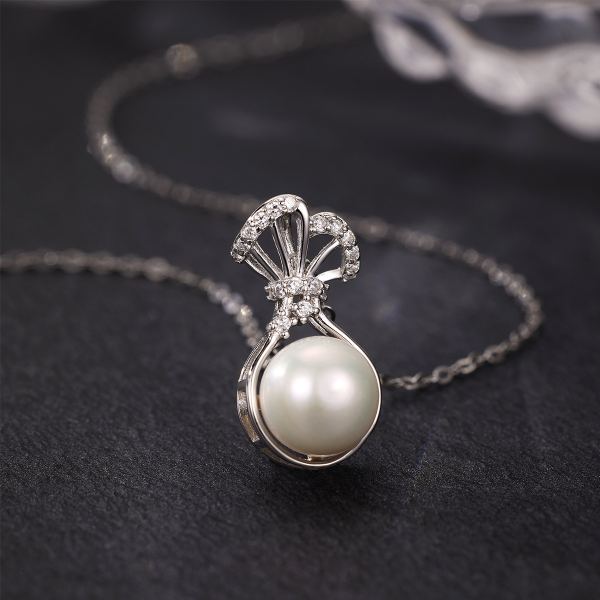 S925 pure silver natural pearl lucky bag necklace, women's light luxury style, niche collarbone chain, 2024 Chinese trend design sense Specification image