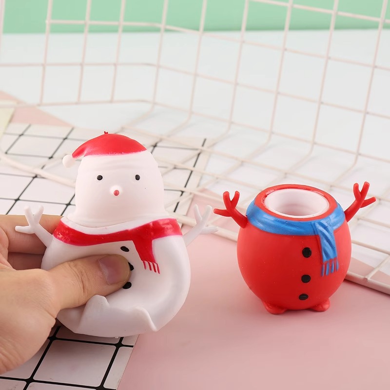 A new and unique prank toy gift featuring the popular Santa Claus squeezing cups, snowman cups, and the fun of squeezing snowmen Application Scenario