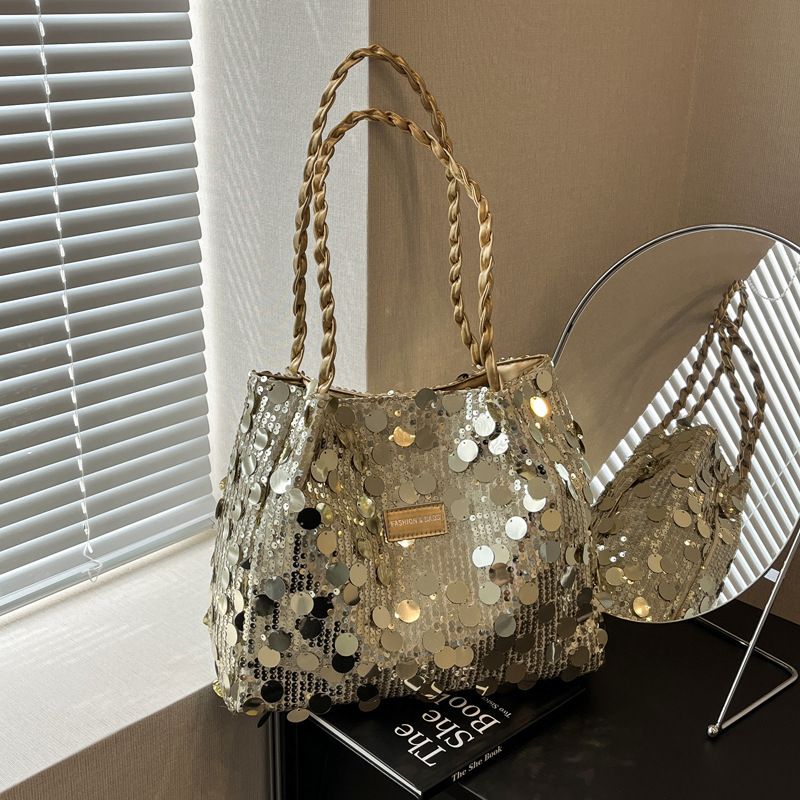 Cross-border large sequined bag, casual large-capacity fashionable underarm single-shoulder bag, tote bag, handbag, hand-held crossbody bag, fringed women's bag, single-shoulder handbag, sequined bag details Picture