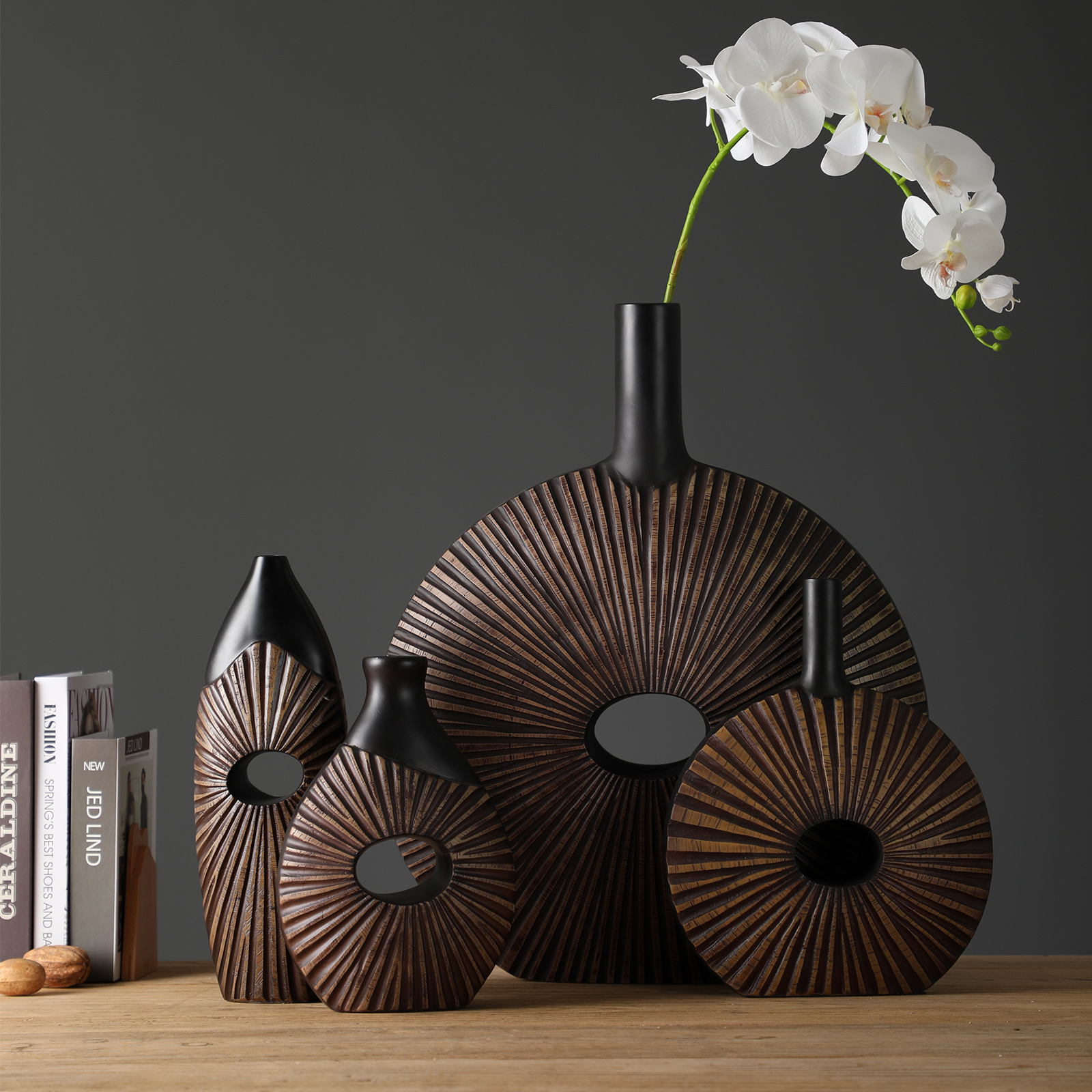 2026 New American-style high-end flower arrangement vases, Chinese-style creative European-style living room TV cabinets, entrance hall resin home decorations