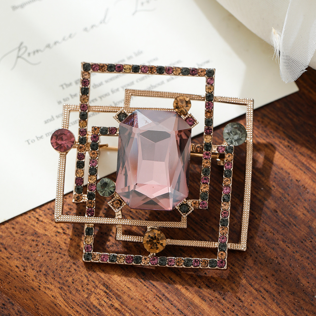 新款欧美时尚轻奢方形胸针女欧式复古胸花西服裙子衣服衣领配饰现