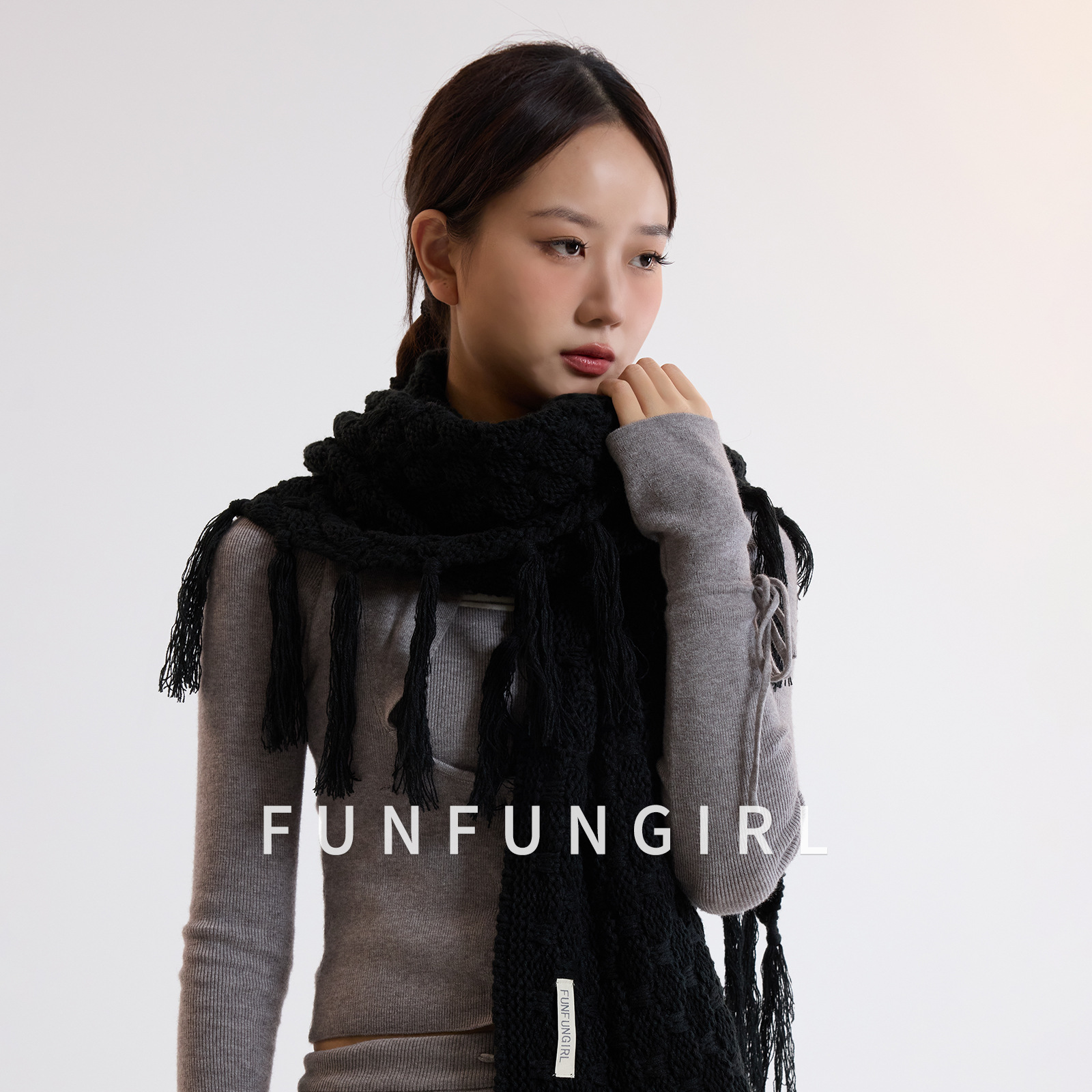 One-piece consignment for autumn and winter, soft and versatile tassel, ethnic-style knitted warm extended scarf, hidden checkered hanger, thickened triangular shawl, wholesale from street stalls Specification image