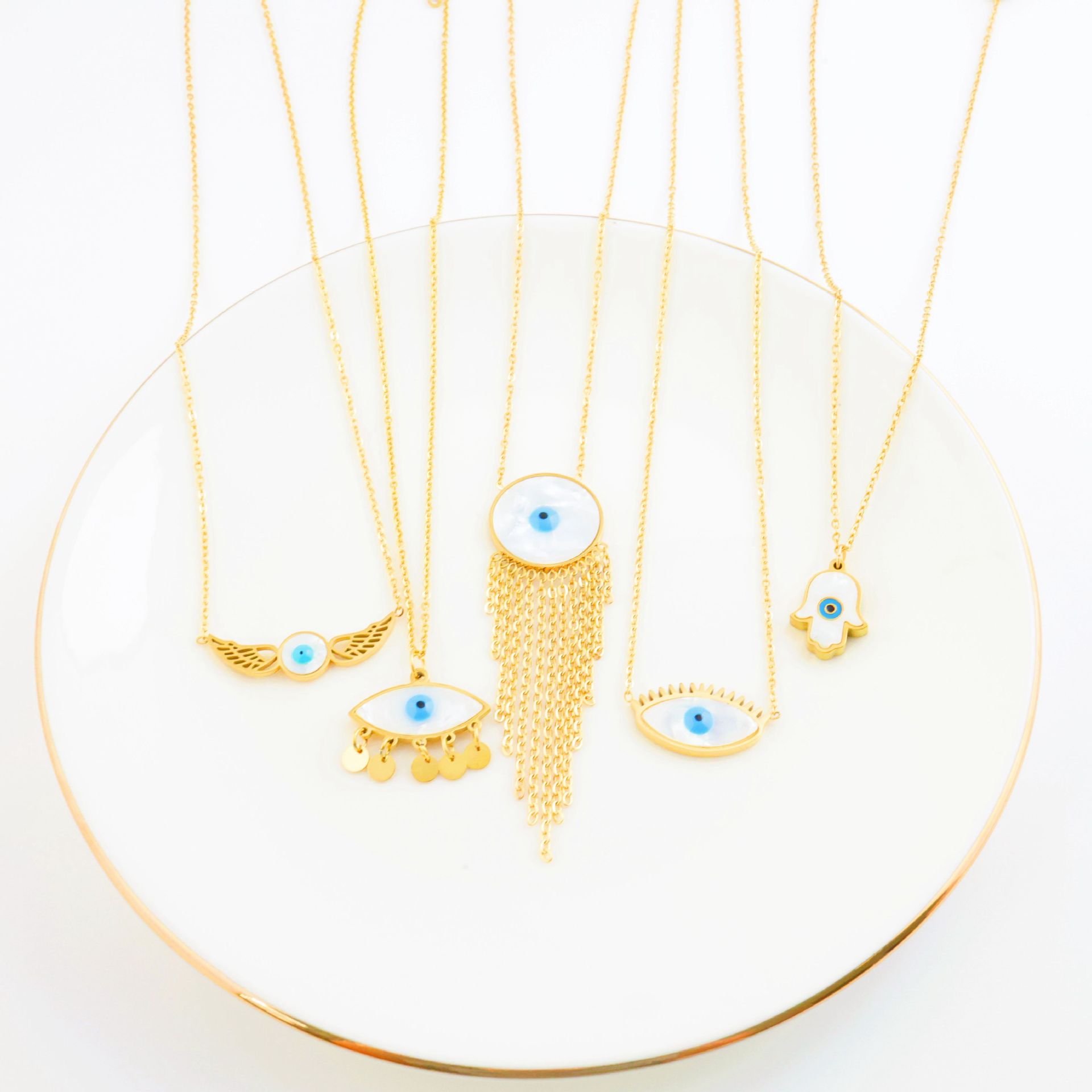 New personalized and trendy titanium steel blue-eye necklace for women, a cross-border live-streaming bestseller jewelry wholesale