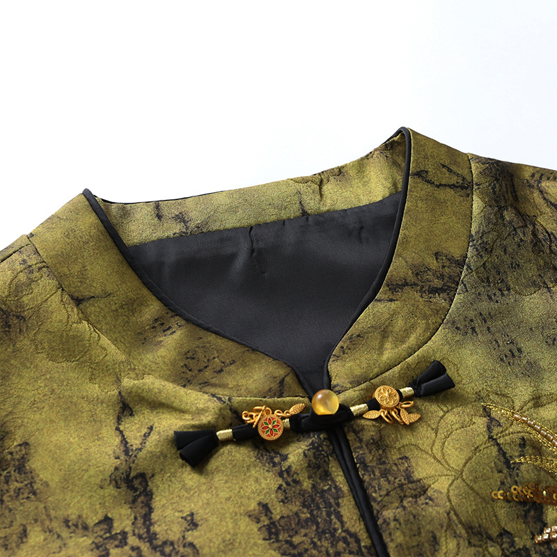 Mom's autumn Velvet set 2025 New style for middle-aged and elderly women's wear, Spring and autumn New Chinese-style traditional Chinese style vest on top Application Scenario