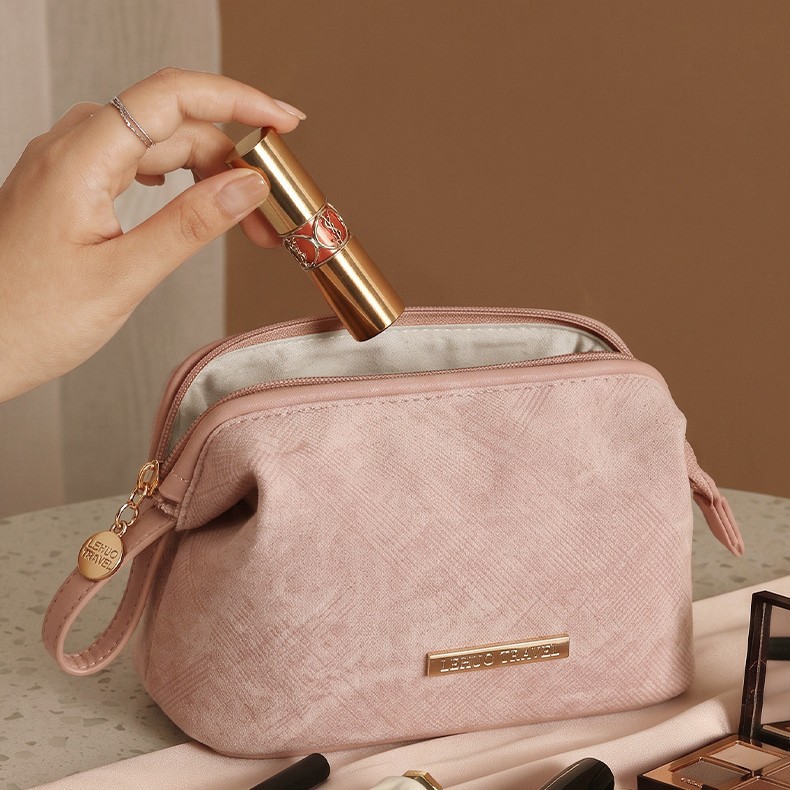 Portable small-sized cosmetic bag for women 2026, new high-end toiletry bag, small cosmetic storage bag for going out