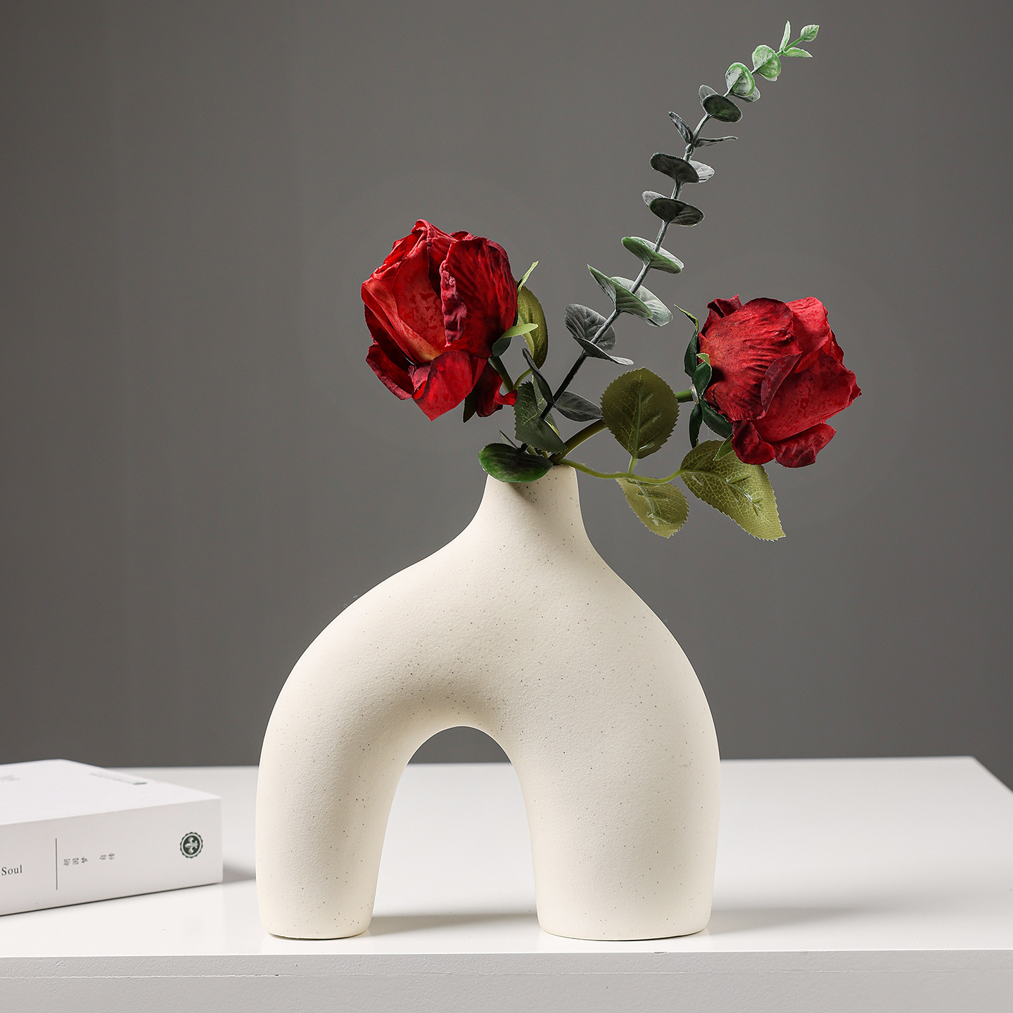 2025 Nordic Ins-style ceramic vase, creative living room flower arrangement, high-end artistic home decoration for hotels and homestays Specification image