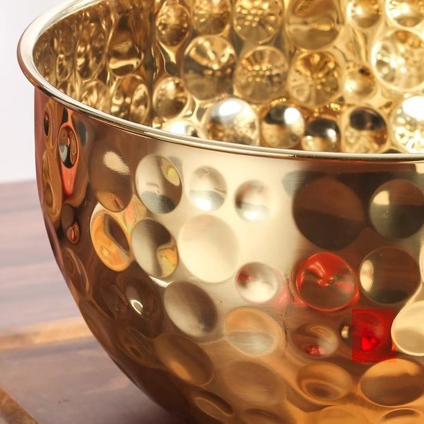 Retro stainless steel creative fruit dessert outdoor camping patterned hammer patterned soup bowl golden light luxury bowl European salad bowl Application Scenario