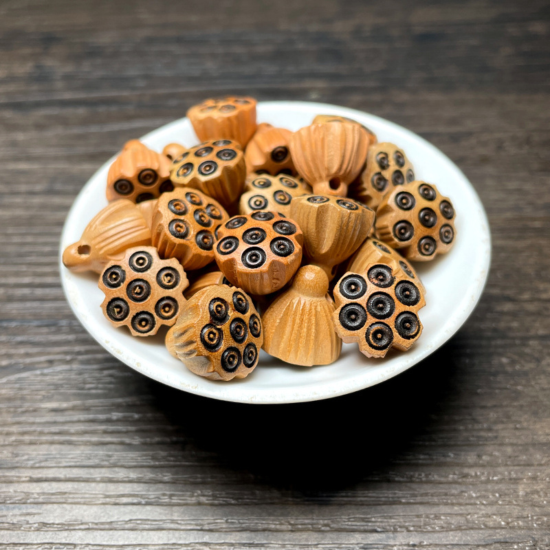 Peach wood home products lotus pod small accessories, wooden carved flower DIY loose accessories, prayer bead accessories, sachet accessories Application Scenario