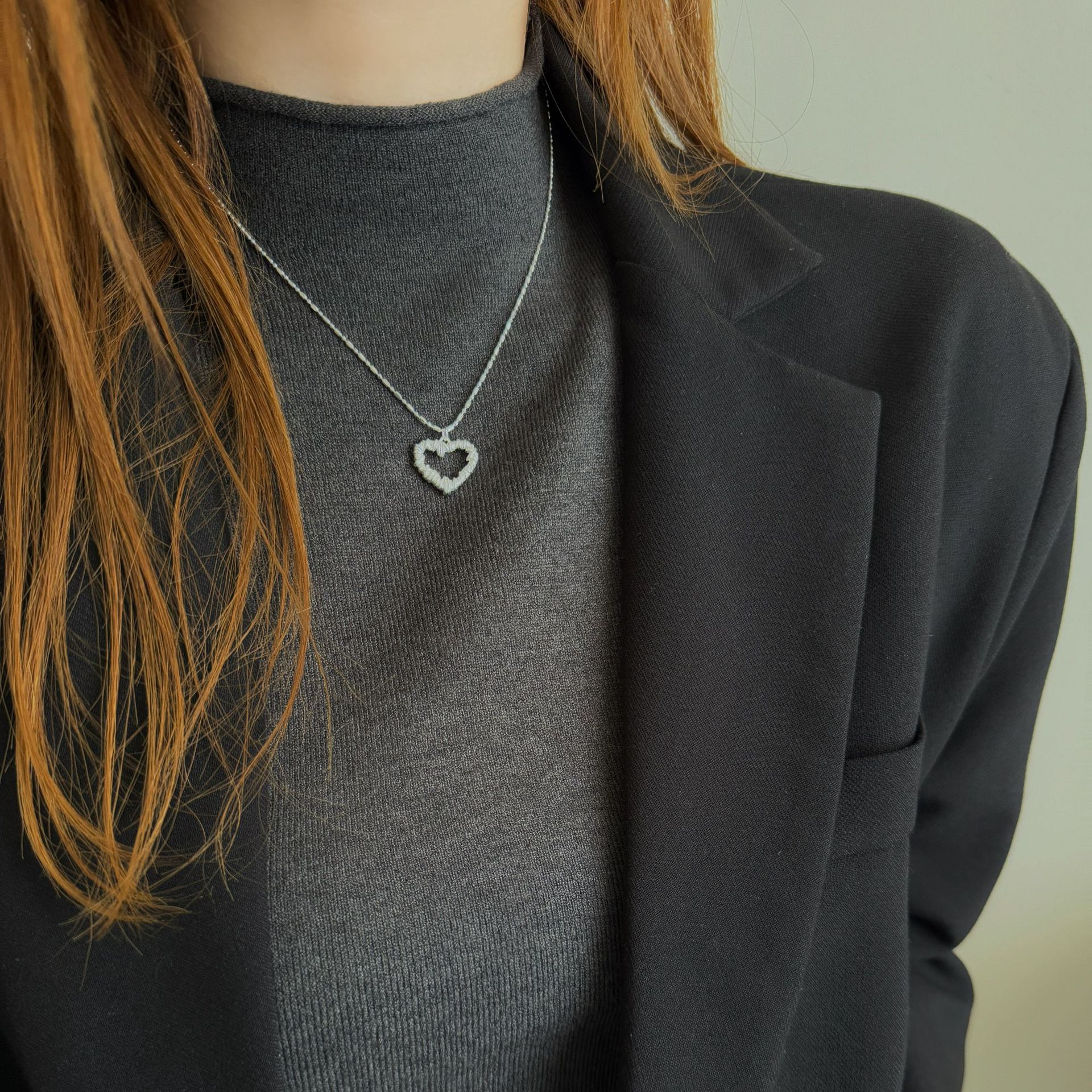 S925 sterling silver 12.8 hollowed-out heart-shaped necklace for women, a niche and fashionable minimalist cold style heart-shaped collarbone chain, trendy and versatile, elegant and stylish Item Picture