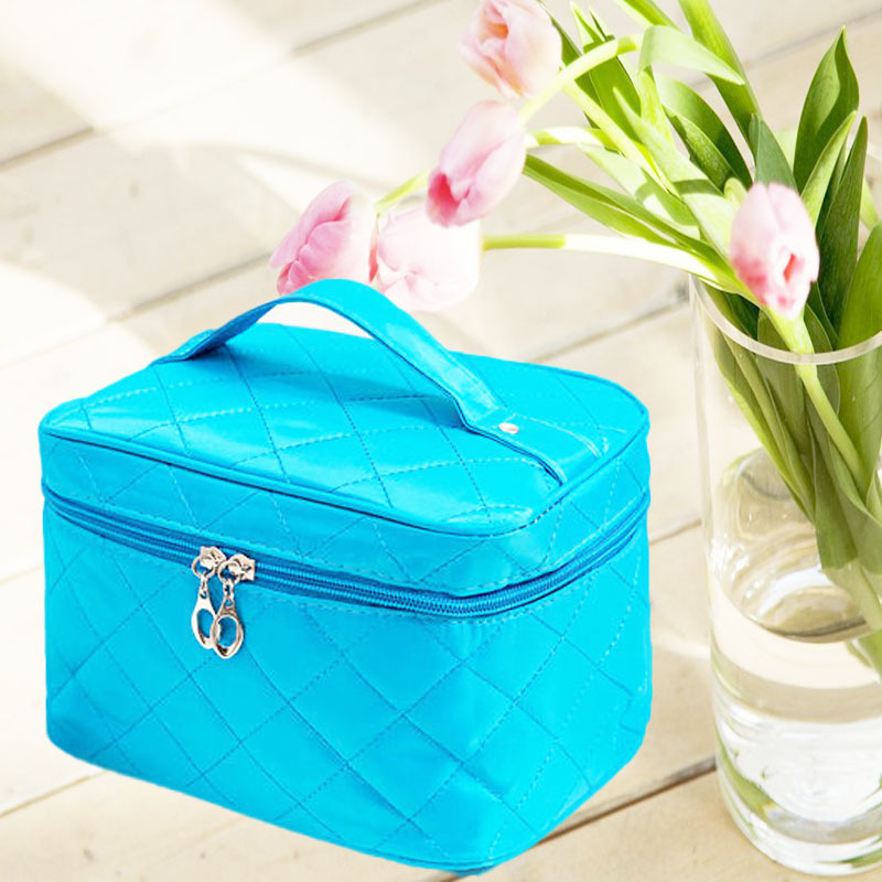 新款尼龙发泡菱格大号化妆包大容量防水手提洗漱包可爱收纳旅行包产品图